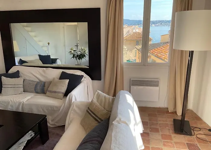 Elegant Flat Tropez With Terrace Apartman