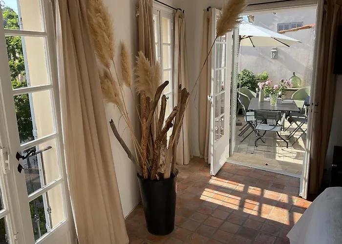Apartman Elegant Flat Tropez With Terrace