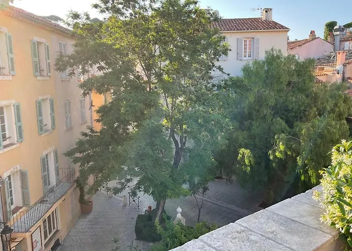 Elegant Flat Tropez With Terrace Apartman *